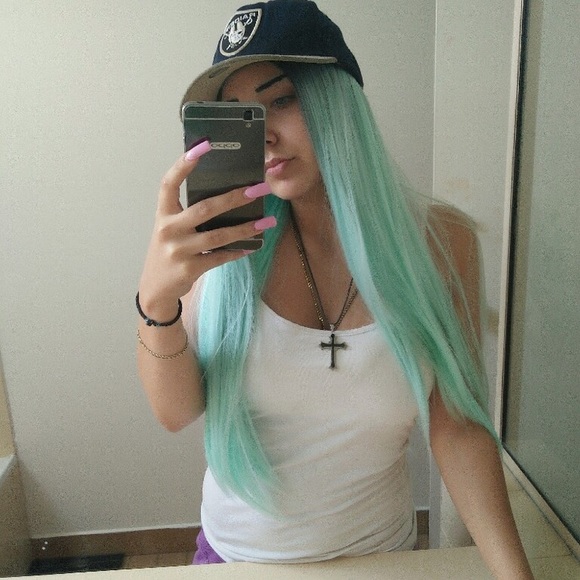 ARIEL SUPAMINT GREEN 26” STRAIGHT OMBRÉ WIG *NWT* main image 5
